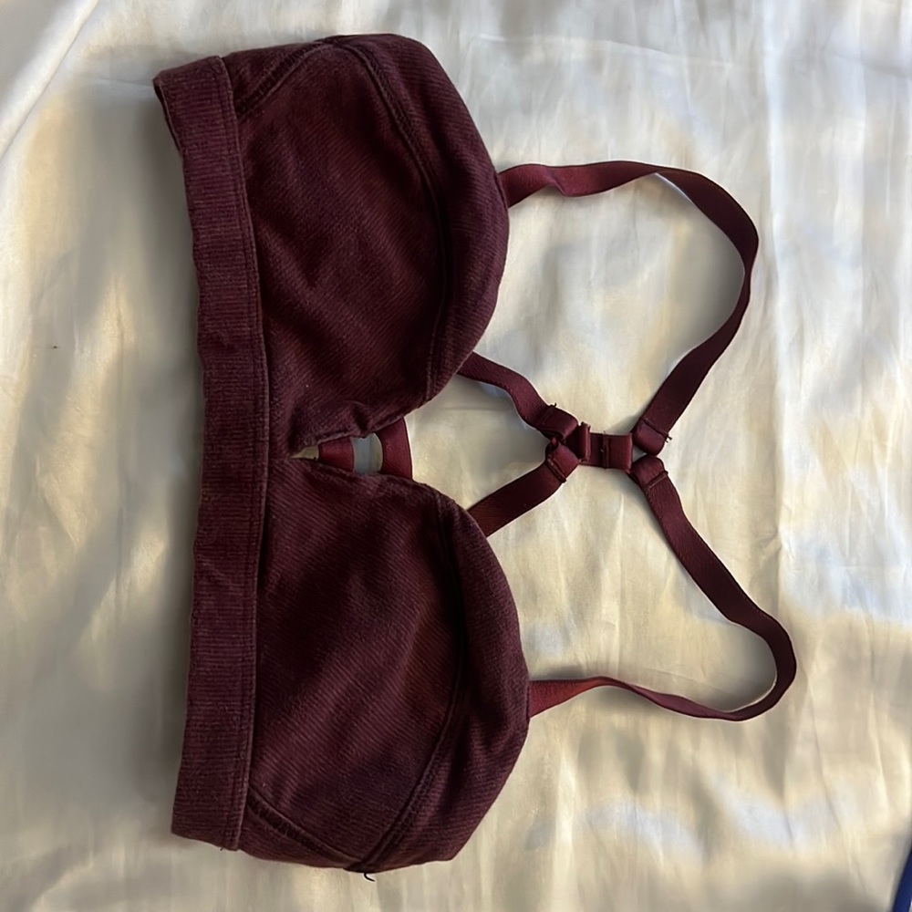 Lululemon sports bra